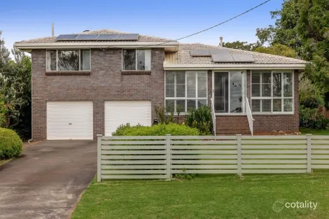 Property photo of 32 Stuart Street Mount Lofty QLD 4350