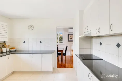 Property photo of 32 Stuart Street Mount Lofty QLD 4350