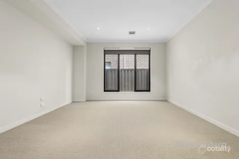 Property photo of 25 Chagall Parade Clyde North VIC 3978