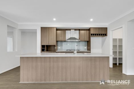 Property photo of 19 Larneuk Drive Cobblebank VIC 3338