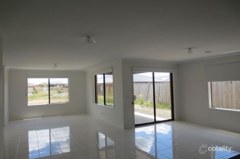 Property photo of 32 Maremma Drive Mernda VIC 3754