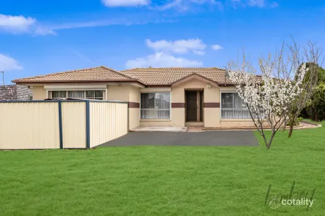 17 Paraburdoo Lane, Kings Park, VIC 3021