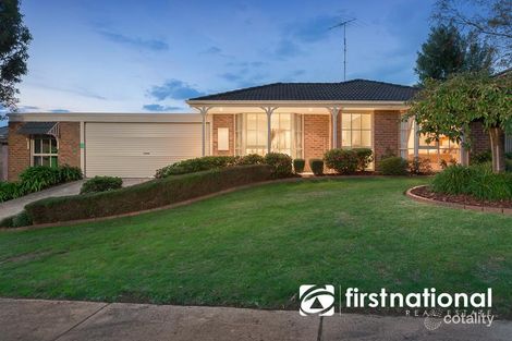 18 Osborn Gr, Pakenham, VIC 3810