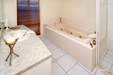 Property photo of 6 Shearer Close Sydenham VIC 3037
