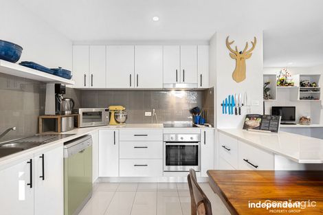 Property photo of 2/52 Jeff Snell Crescent Dunlop ACT 2615