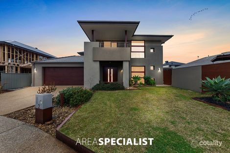 Property photo of 2 Heron Close Pakenham VIC 3810