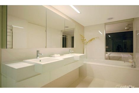 Property photo of 324/90 Wynnum Road Norman Park QLD 4170