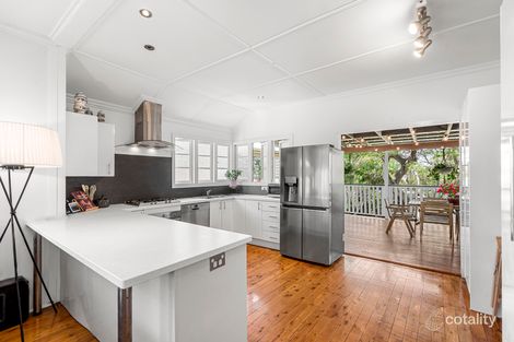 Property photo of 124 West Avenue Wynnum QLD 4178