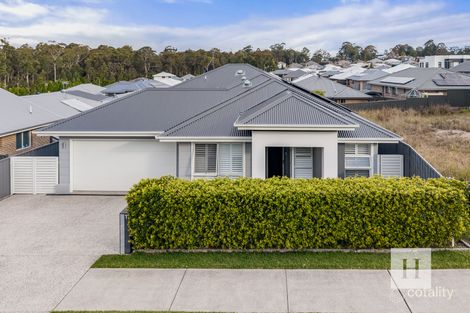 11 Breeze St, Gwandalan, NSW 2259