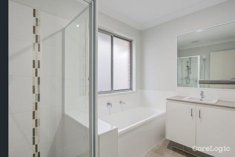 Property photo of 14 Leabrook Place Pimpama QLD 4209