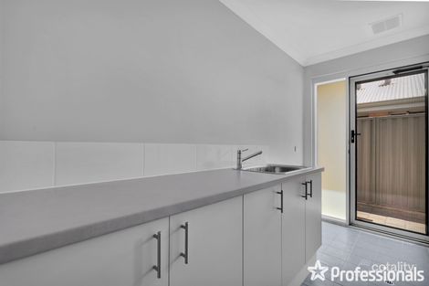 Property photo of 33 Gallipoli Avenue Byford WA 6122