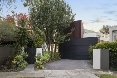 11 HUNTINGFIELD RD, BRIGHTON, VIC 3186