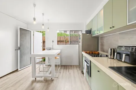 Property photo of 6/18 Peerless Avenue Mermaid Beach QLD 4218