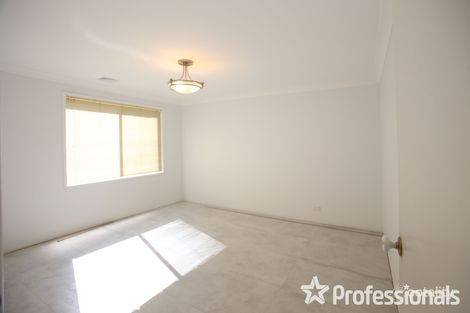Property photo of 15 Gundagai Crescent Wakeley NSW 2176