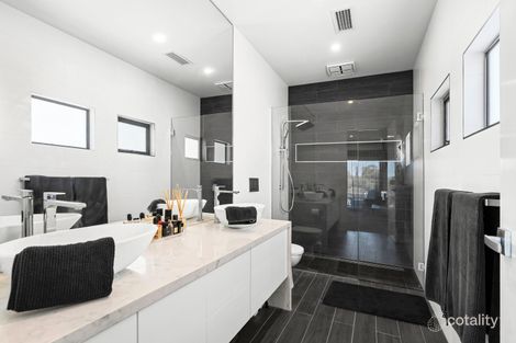 Property photo of 2/1 Liverpool Street Rippleside VIC 3215