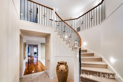 Property photo of 2 Djundaly Rise Ringwood VIC 3134