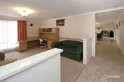 Property photo of 17 Anna Plains Circle Ellenbrook WA 6069