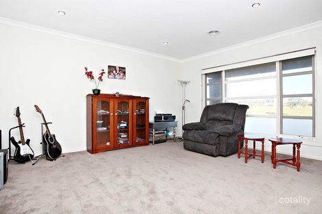 Property photo of 21 Cloudy Crescent Point Cook VIC 3030