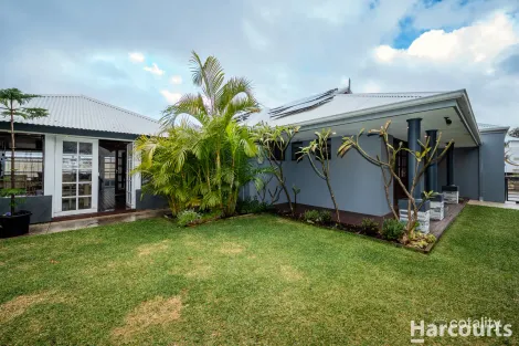 Property photo of 11 Labianca Vista Carramar WA 6031