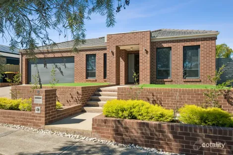8 Amanda Dr, Maiden Gully, VIC 3551