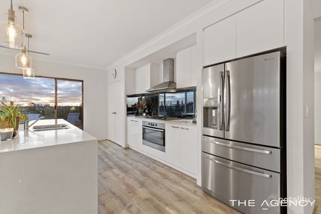 Property photo of 14 Kewarra Bend Secret Harbour WA 6173