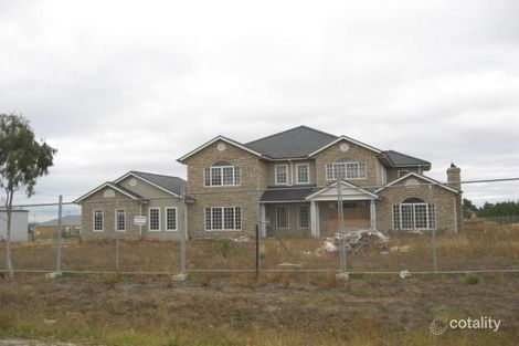 19 Oldbury Ave, Sunbury, VIC 3429