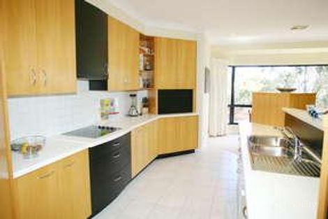 16 Banksia Cres, Belair, SA 5052