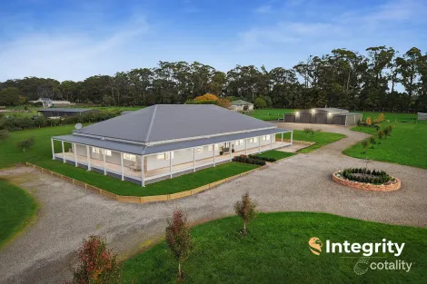 2 Tommy Hut Rd, Kinglake West, VIC 3757