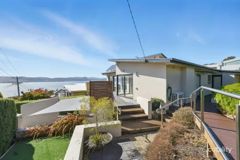 28 Red Chapel Ave, Sandy Bay, TAS 7005