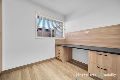 Property photo of 1/29 Parkview Close Dandenong VIC 3175