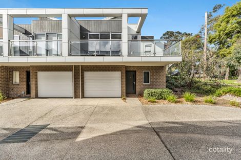 Property photo of 11 Erinvale Close Mooroolbark VIC 3138