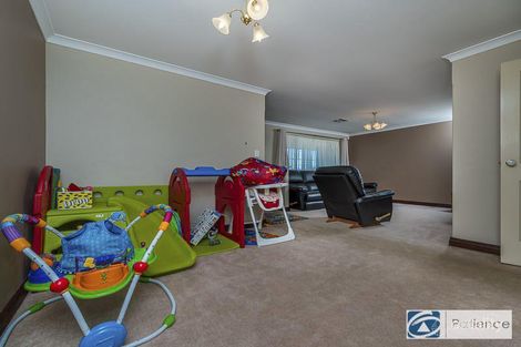 Property photo of 19 Glenfine Way Carramar WA 6031