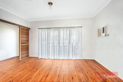 Property photo of 10 Crosby Crescent Fairfield NSW 2165