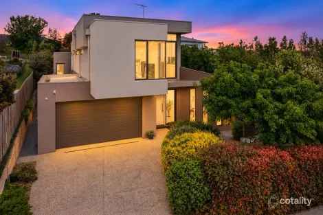 27 Swanbourne Ave, Highton, VIC 3216