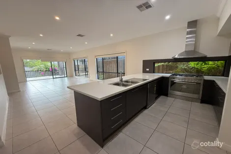 17 Cartwright Cres, Airds, NSW 2560