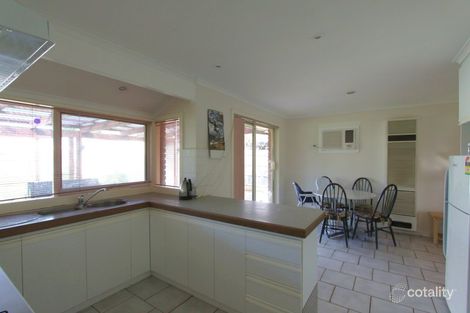 Property photo of 2 Lowan Court Werribee VIC 3030
