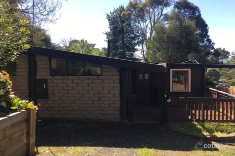 22 Kitchener Pde, Cockatoo, VIC 3781