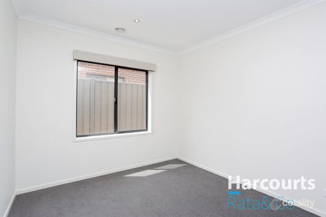 Property photo of 19 Alkira Boulevard Wollert VIC 3750