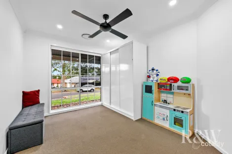 Property photo of 50 Downes Crescent Currans Hill NSW 2567