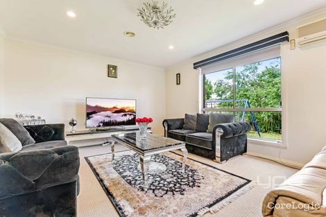 Property photo of 11 Papworth Place Meadow Heights VIC 3048