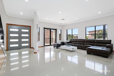 Property photo of 10 Gentle Close Casula NSW 2170