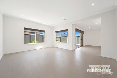 Property photo of 16 Distinction Crescent Truganina VIC 3029
