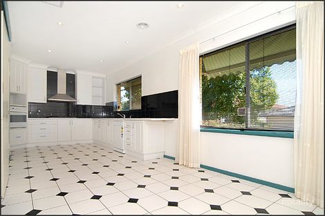 Property photo of 8 Medway Crescent Rostrevor SA 5073