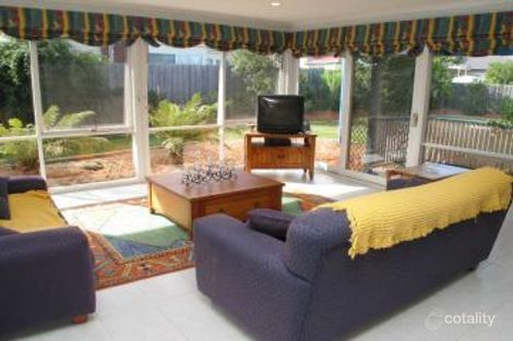 Property photo of 8 Manhatten Terrace Rowville VIC 3178