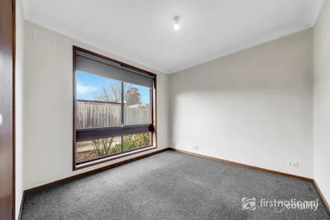 Property photo of 2/7 Carol Avenue Cranbourne VIC 3977