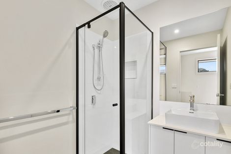 Property photo of 1/241 Roslyn Road Highton VIC 3216