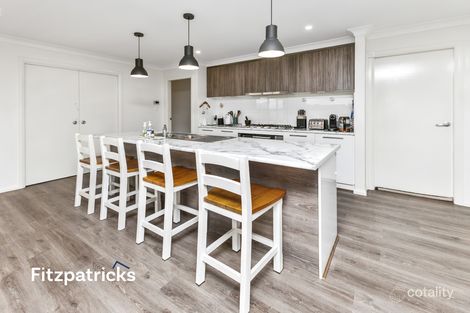 Property photo of 11 Hollows Crescent Lloyd NSW 2650