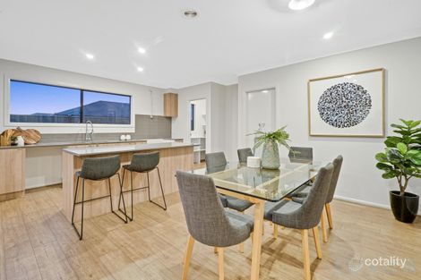 Property photo of 17 Cinder Drive Tarneit VIC 3029