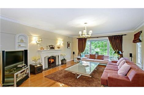 Property photo of 33 Union Road Surrey Hills VIC 3127