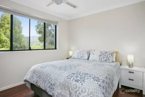 Property photo of 2/82A Old Pittwater Road Brookvale NSW 2100